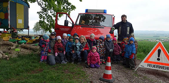Feuerwehr besuchte Waldkindergarten